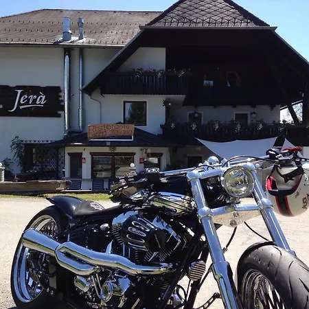 Jera Am Furtnerteich Hotel-ristorante&relax 酒店