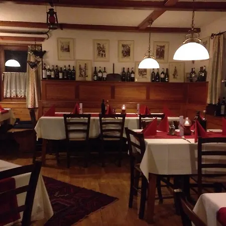 Jera Am Furtnerteich Hotel-ristorante&relax 酒店 3*