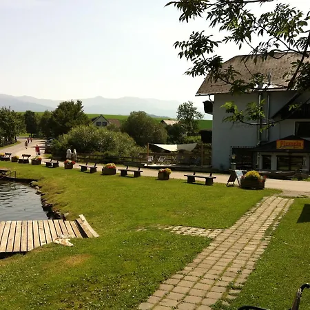 Jera Am Furtnerteich Hotel-ristorante&relax 酒店 3*